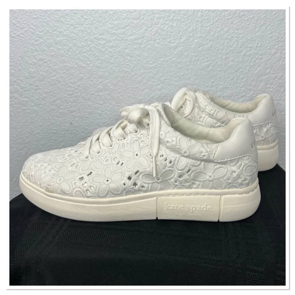 Kate Spade Women's Lift Floral Eyelet Faux Leather Sneakers White Sz 9B